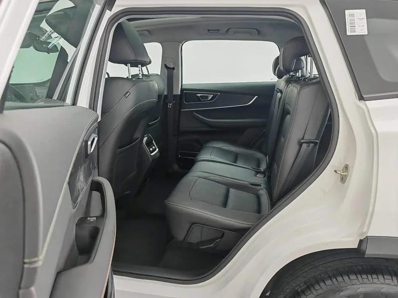 Chery Tiggo 8 — фото 15