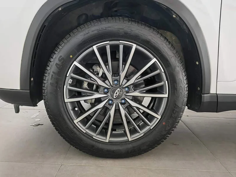 Chery Tiggo 8 — фото 17