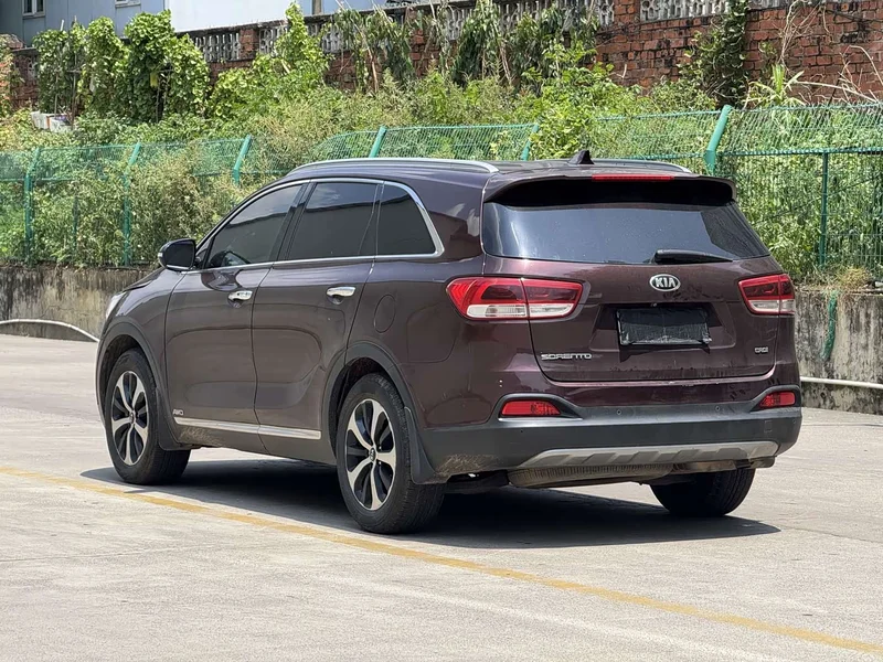 Kia Sorento — фото 3