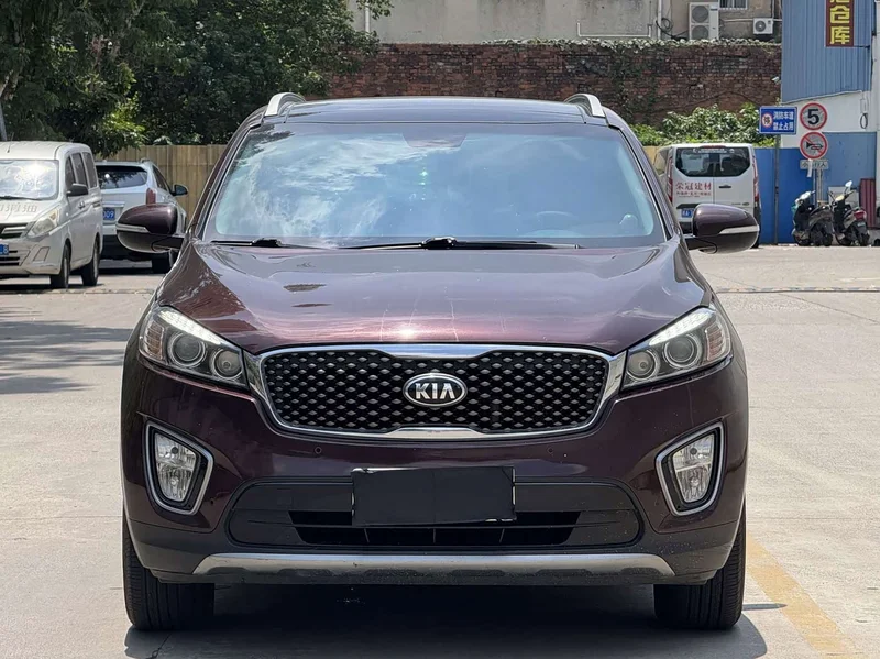 Kia Sorento — фото 4