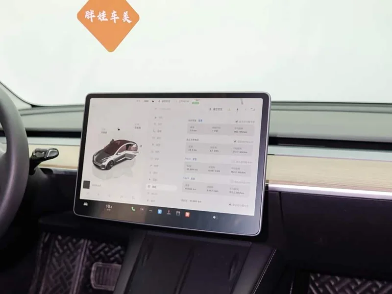 Tesla Model 3 — фото 12