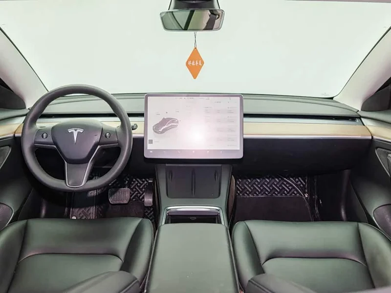 Tesla Model 3 — фото 14