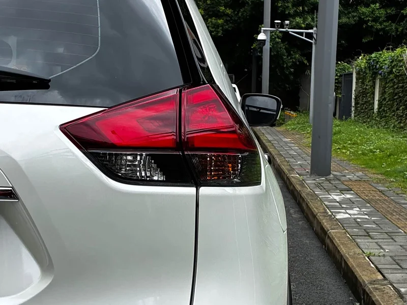 Nissan X-Trail — фото 10