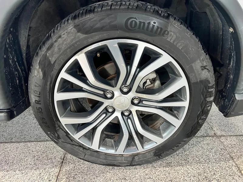 Mitsubishi Outlander — фото 13