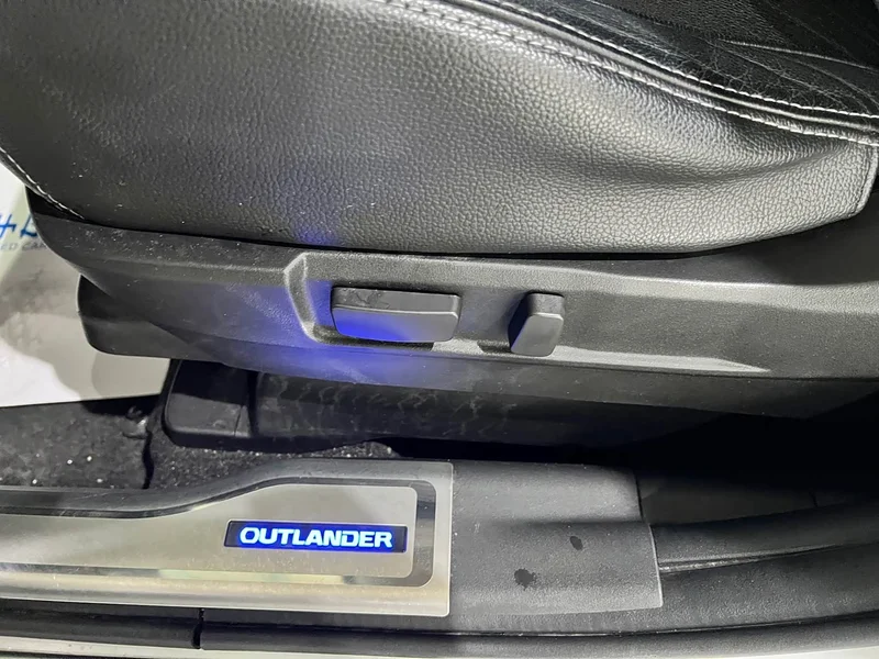 Mitsubishi Outlander — фото 16