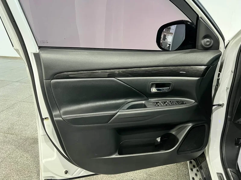 Mitsubishi Outlander — фото 18