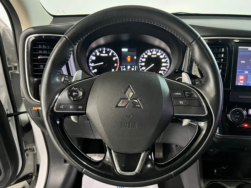 Mitsubishi Outlander — фото 22