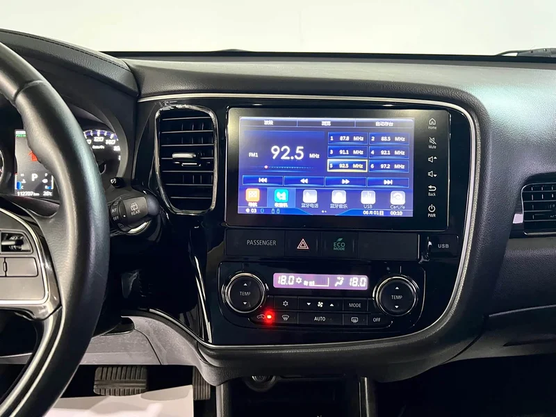 Mitsubishi Outlander — фото 23