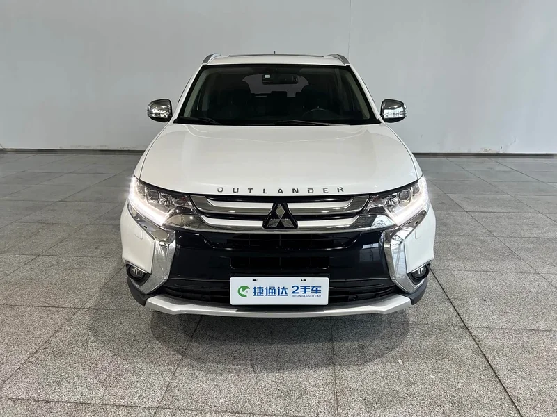 Mitsubishi Outlander — фото 6