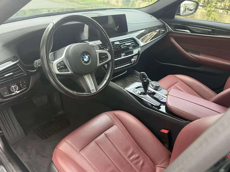 BMW 5-Series — фото 10