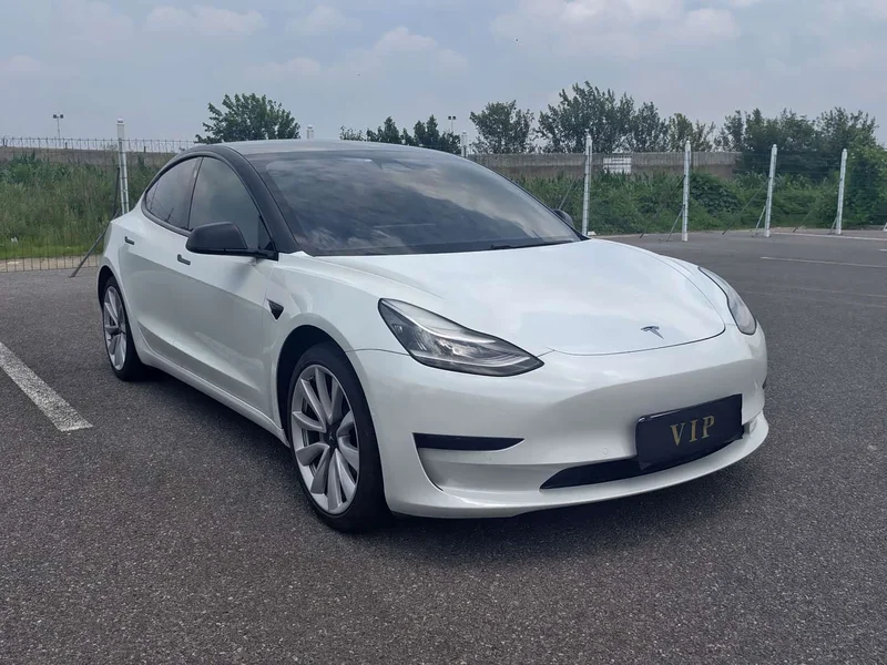Tesla Model 3 — фото 2