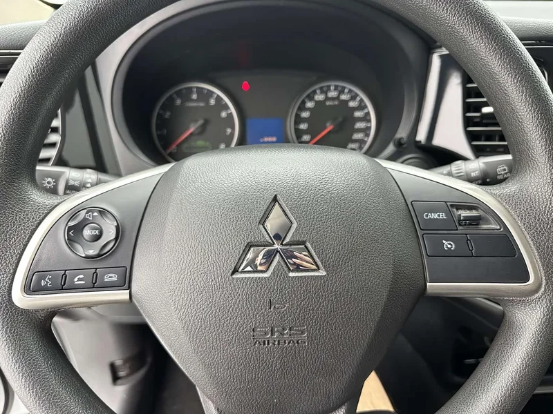 Mitsubishi Outlander — фото 14