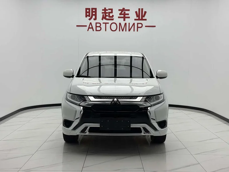 Mitsubishi Outlander — фото 2