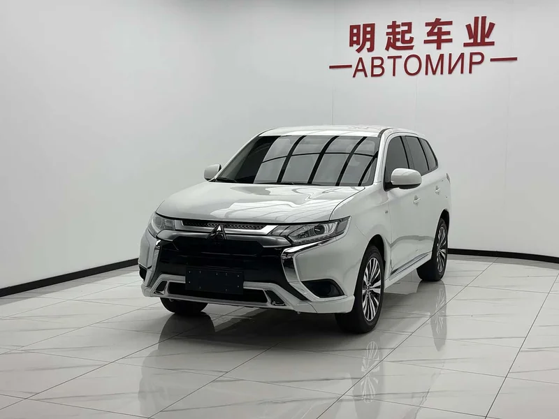 Mitsubishi Outlander — фото 4