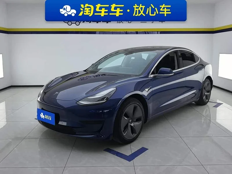 Tesla Model 3 — фото 1