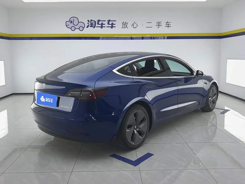 Tesla Model 3 — фото 3