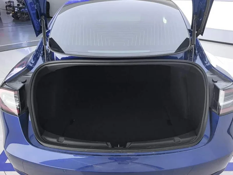 Tesla Model 3 — фото 4