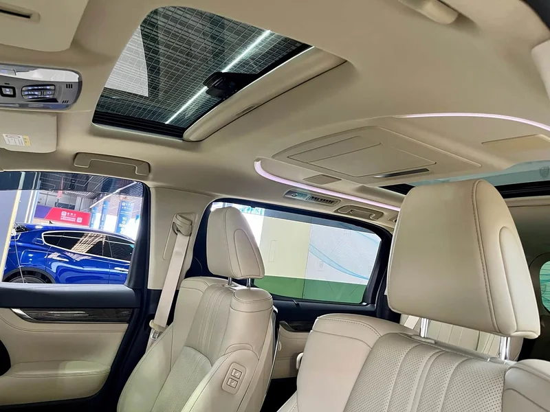 Toyota Alphard — фото 11
