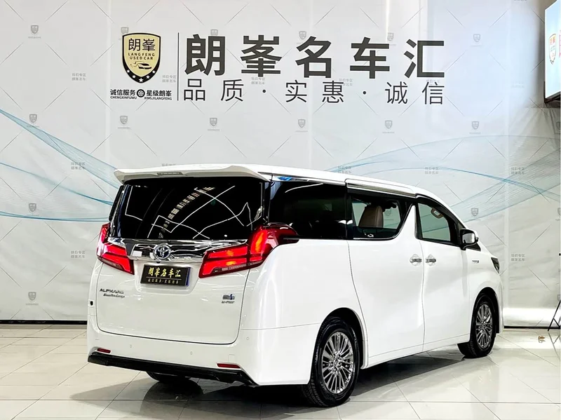 Toyota Alphard — фото 6