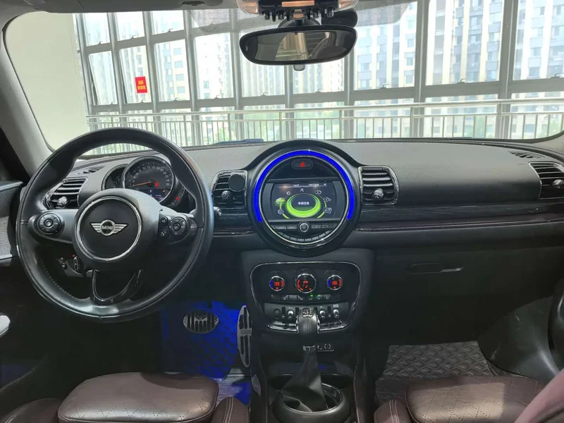 MINI CLUBMAN — фото 6