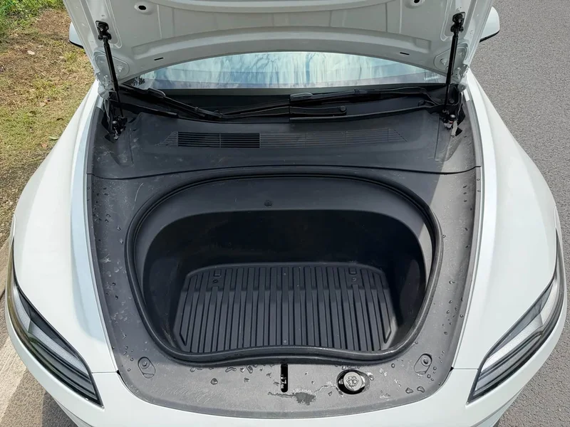Tesla Model 3 — фото 11