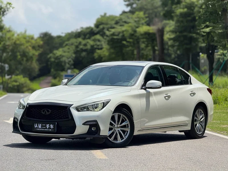 Infiniti Q50L