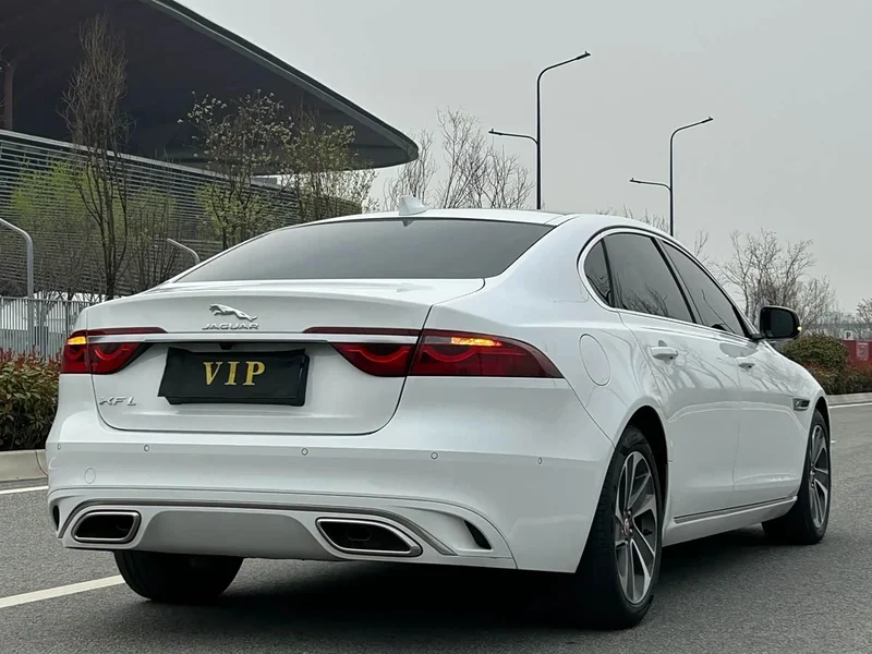 Jaguar XFL — фото 11