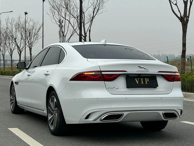 Jaguar XFL — фото 9