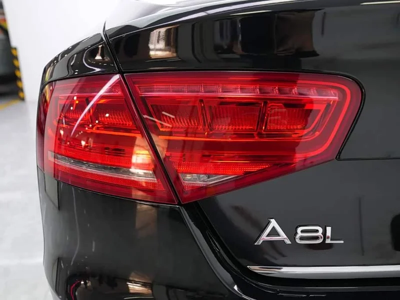 Audi A8 — фото 15