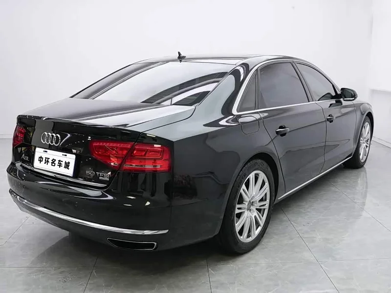 Audi A8 — фото 17