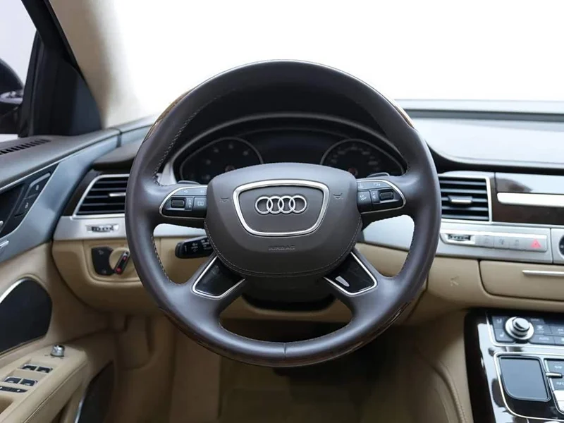 Audi A8 — фото 8