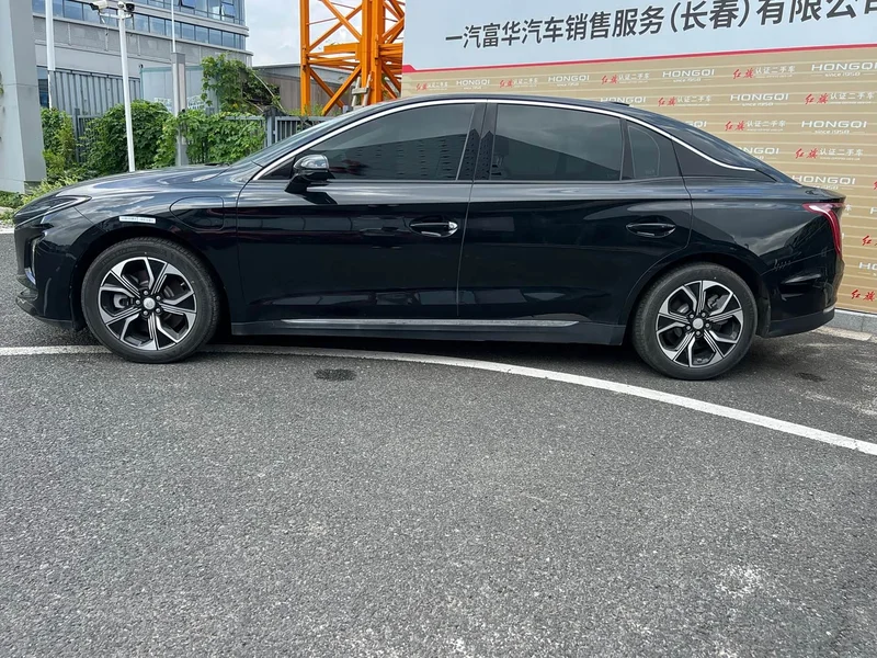 Hongqi E-QM5 — фото 3