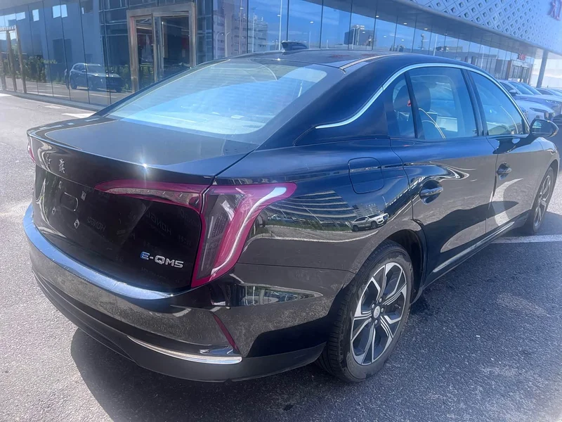 Hongqi E-QM5 — фото 9