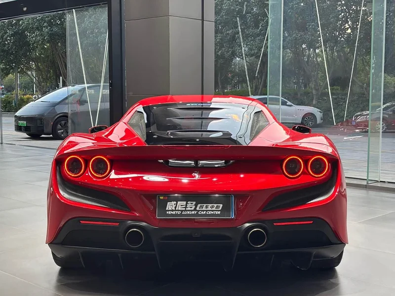 Ferrari F8 — фото 2