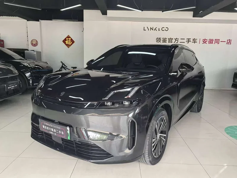 Lynk & Co 08 EM-P