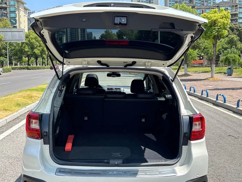 Subaru Outback — фото 15