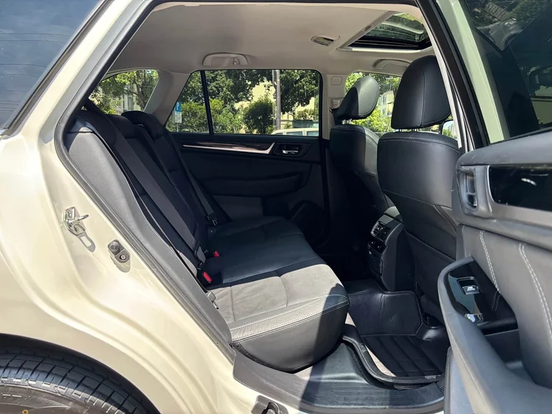 Subaru Outback — фото 16