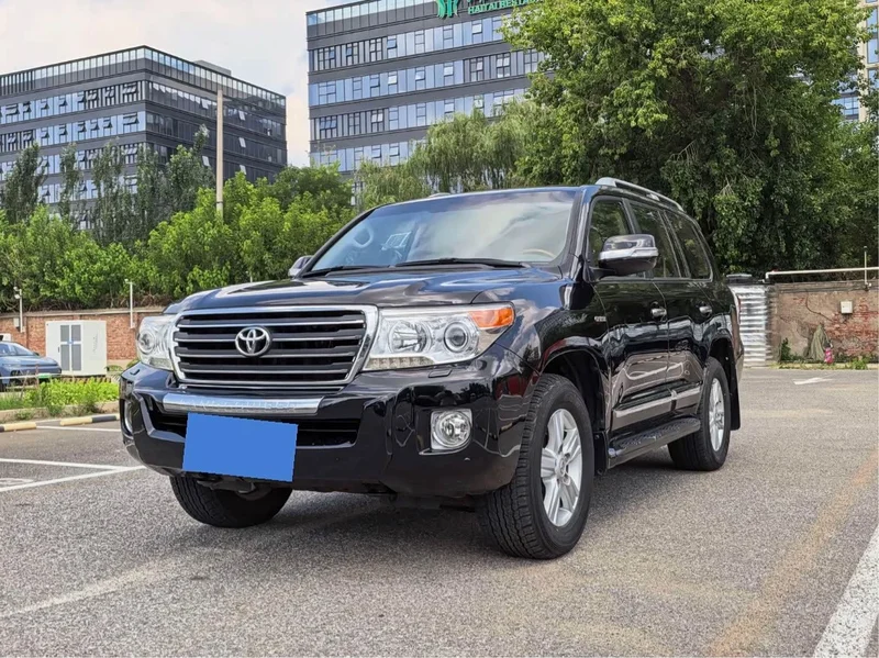Toyota Land Cruiser (Imported) — фото 1