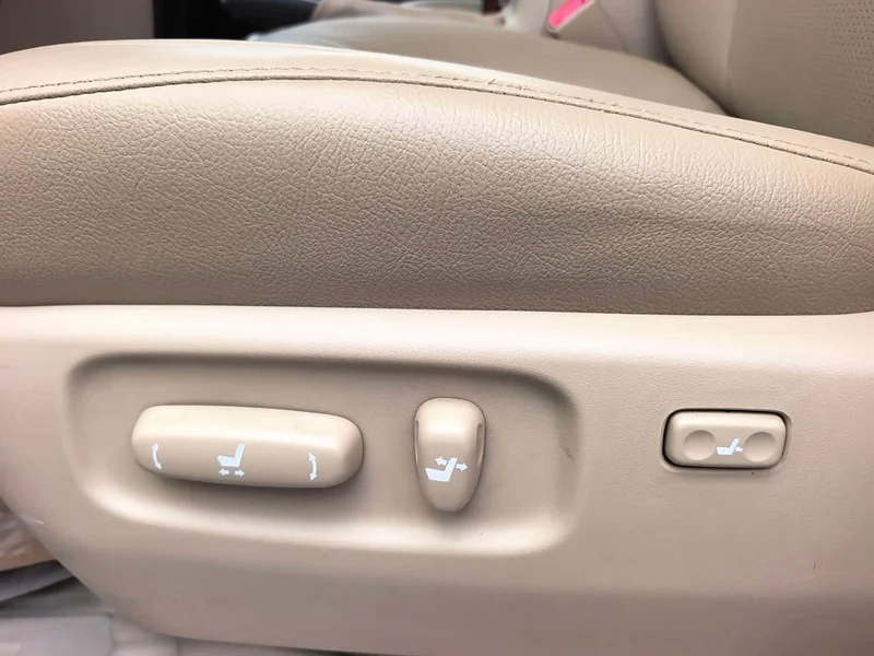Toyota Land Cruiser (Imported) — фото 12