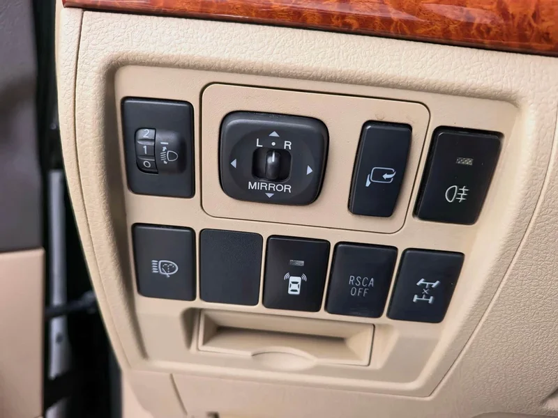Toyota Land Cruiser (Imported) — фото 17
