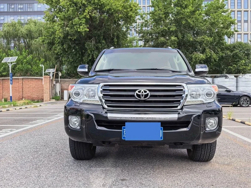 Toyota Land Cruiser (Imported) — фото 2