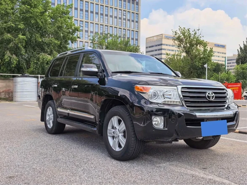 Toyota Land Cruiser (Imported) — фото 3