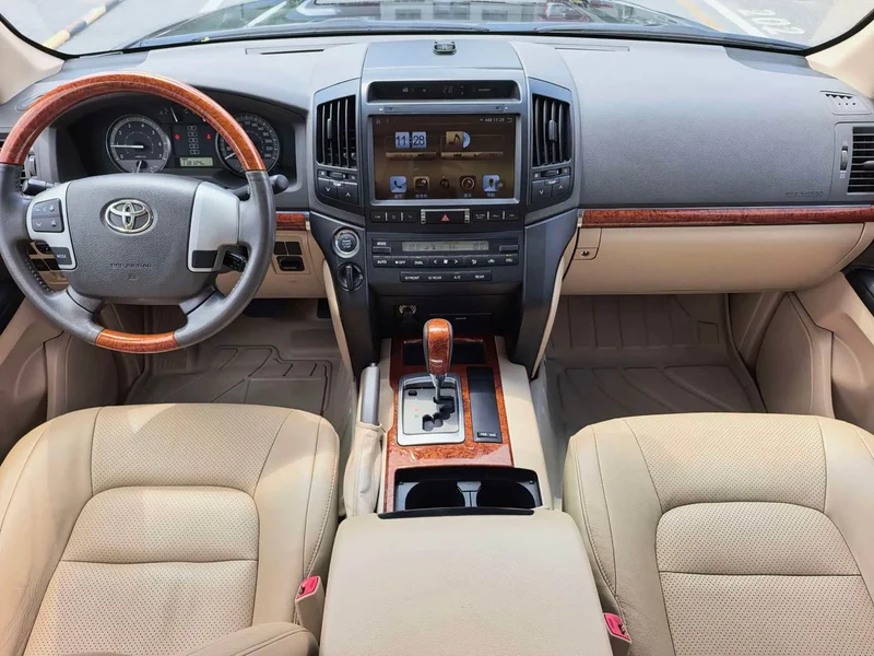 Toyota Land Cruiser (Imported) — фото 6
