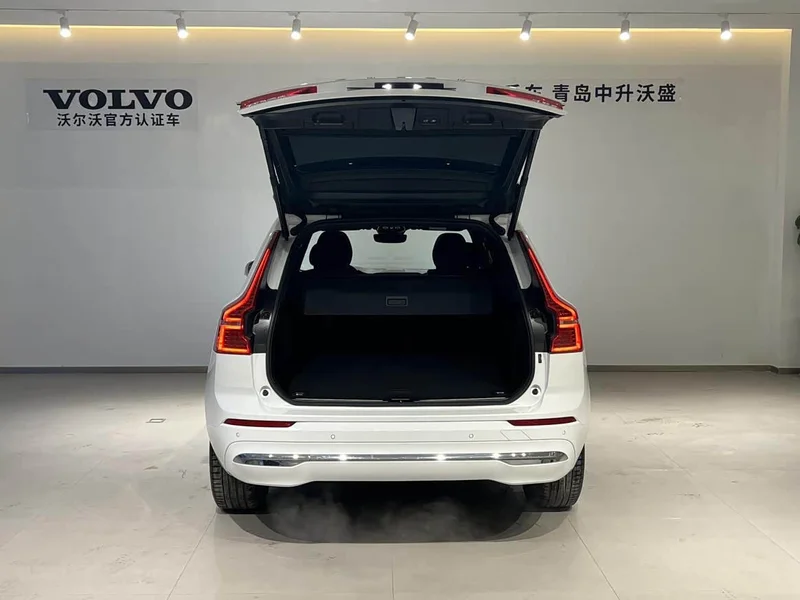 Volvo XC60 — фото 5