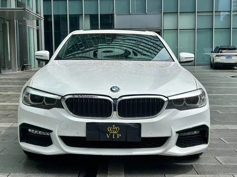 BMW 5-Series — фото 1