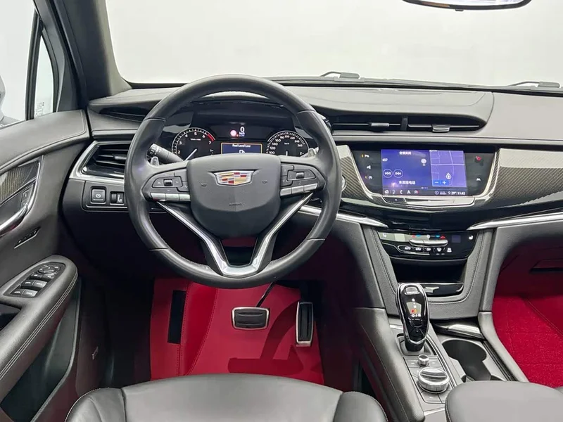 Cadillac XT6 — фото 21