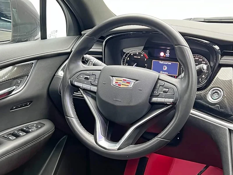 Cadillac XT6 — фото 22