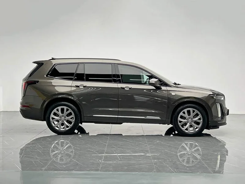 Cadillac XT6 — фото 8
