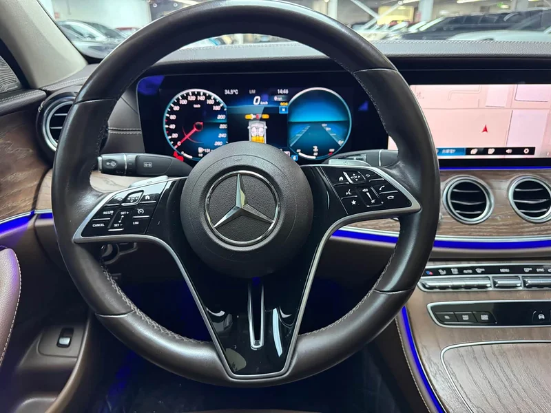 Mercedes-Benz E-Class — фото 12