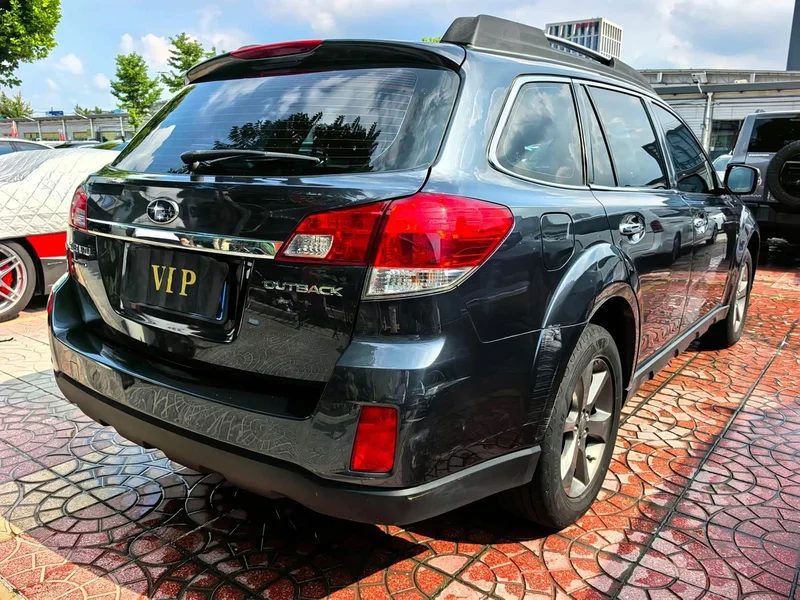Subaru Outback — фото 2